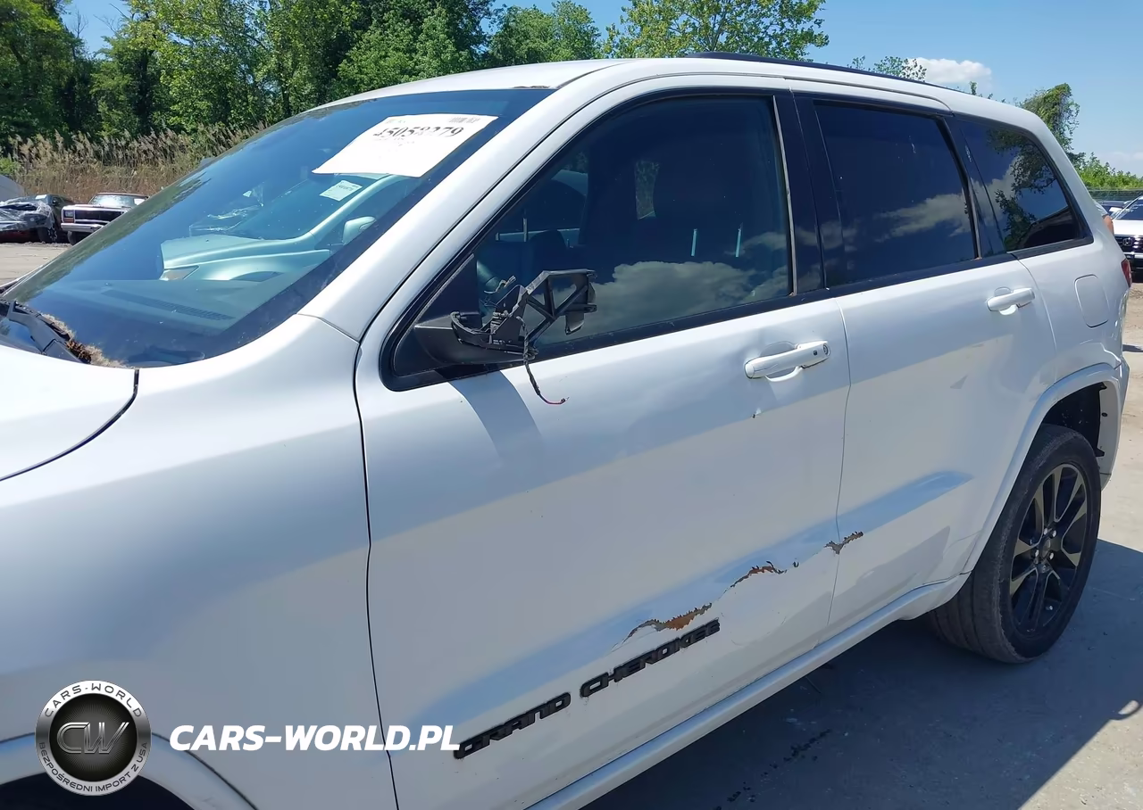 2018 Jeep Grand Cherokee Altitude 4X2 VIN:1C4RJEAG1JC512993 - 13