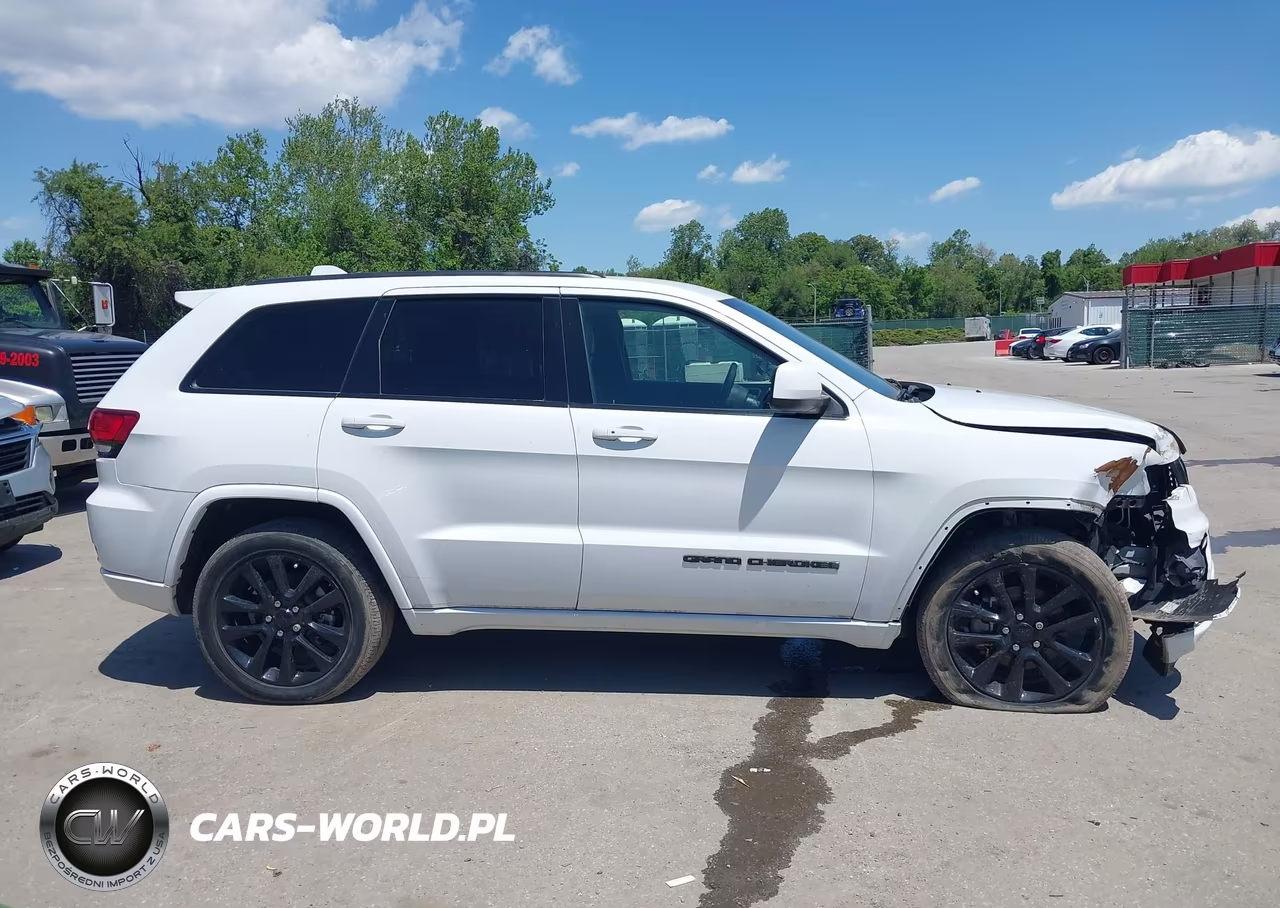 2018 Jeep Grand Cherokee Altitude 4X2 VIN:1C4RJEAG1JC512993 - 15