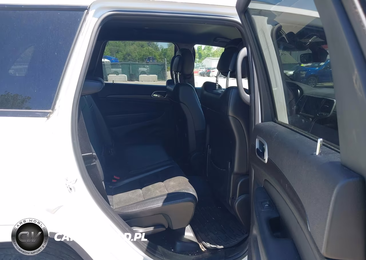 2018 Jeep Grand Cherokee Altitude 4X2 VIN:1C4RJEAG1JC512993 - 8