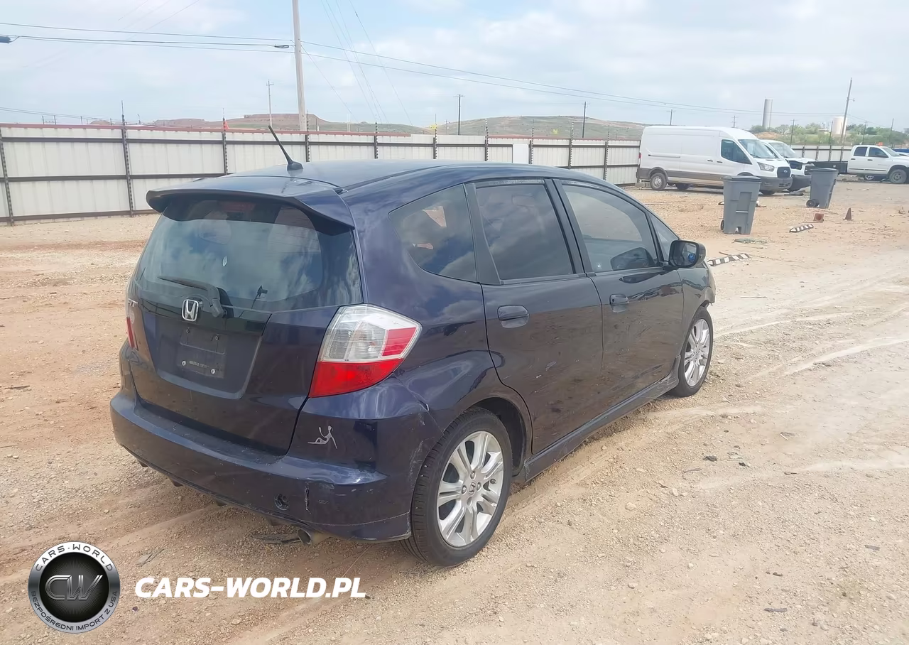 2009 Honda Fit Sport VIN:JHMGE884X9S074791 - 4