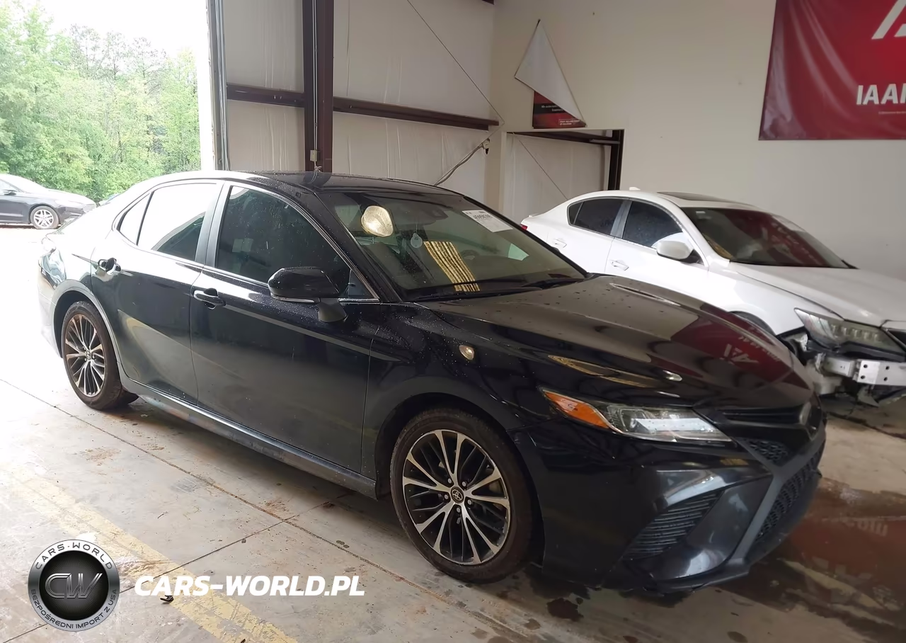 2018 Toyota Camry Se – zdjęcie 1 z 16