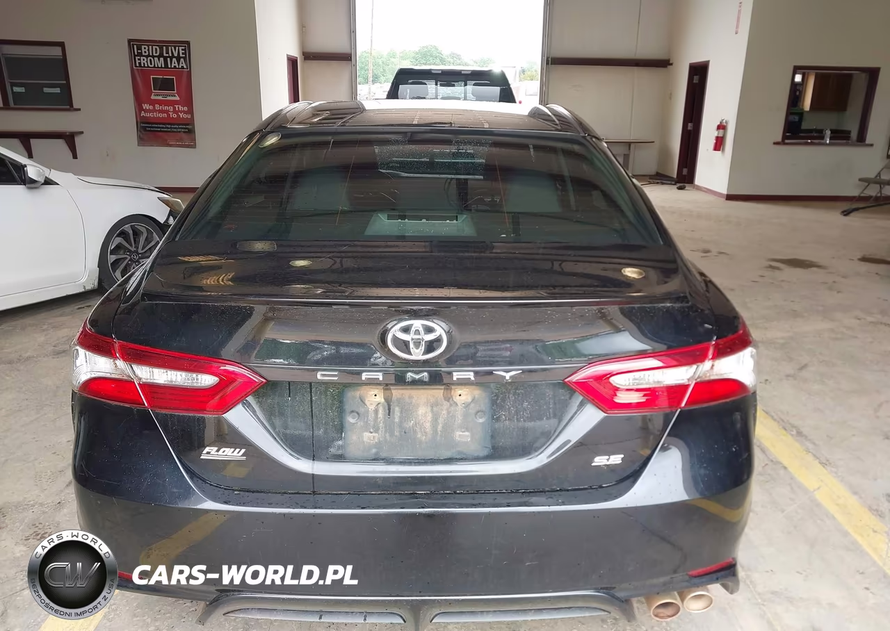 2018 Toyota Camry Se VIN:4T1B11HK5JU080211 - 16