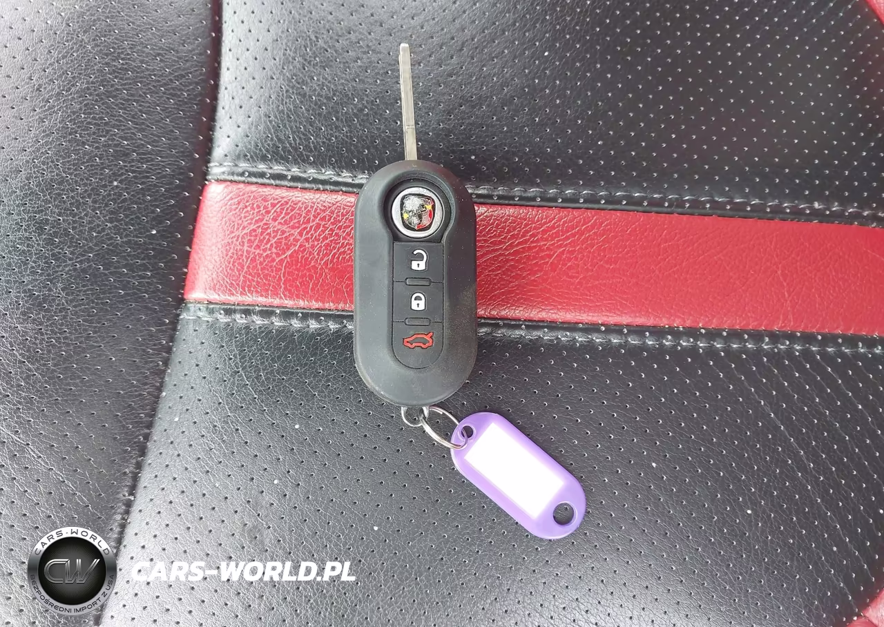 2016 Fiat 500 Abarth VIN:3C3CFFFH4GT122180 - 11