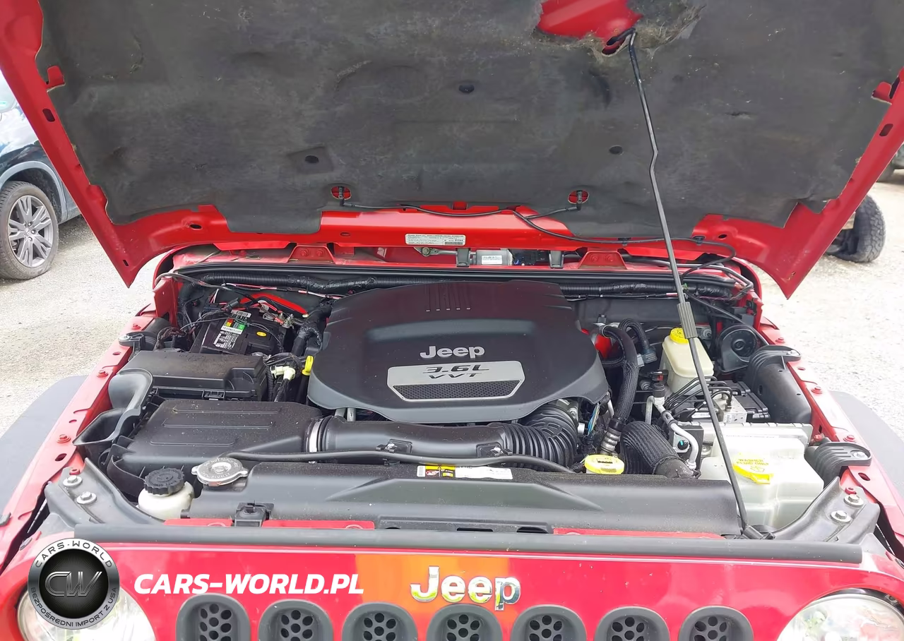 2013 Jeep Wrangler Unlimited Sahara VIN:1C4BJWEG8DL675114 - 10