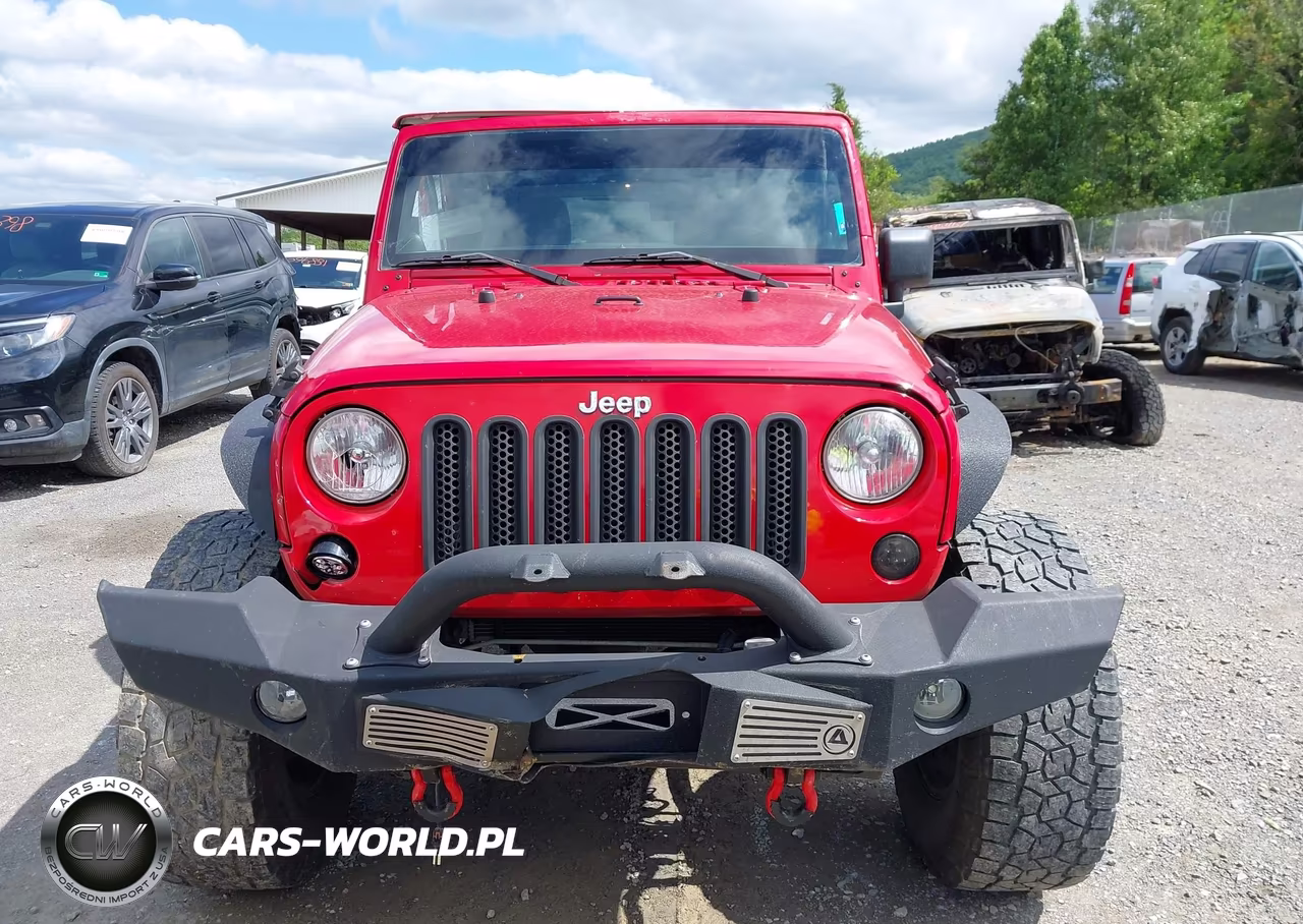 2013 Jeep Wrangler Unlimited Sahara VIN:1C4BJWEG8DL675114 - 13