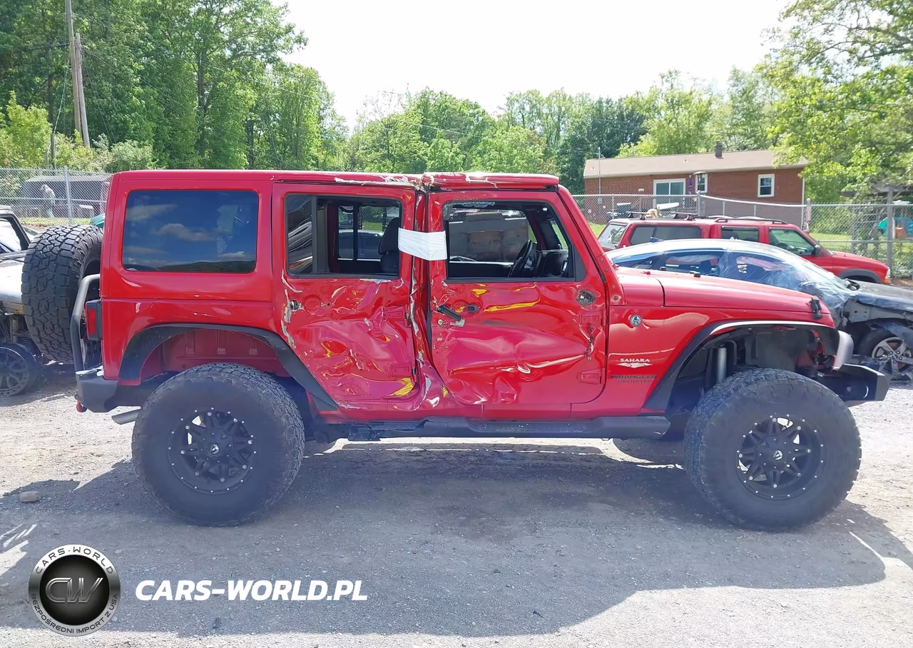 2013 Jeep Wrangler Unlimited Sahara VIN:1C4BJWEG8DL675114 - 14