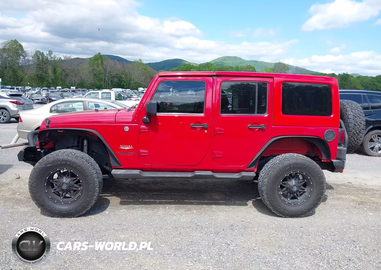 2013 Jeep Wrangler Unlimited Sahara VIN:1C4BJWEG8DL675114 - 15