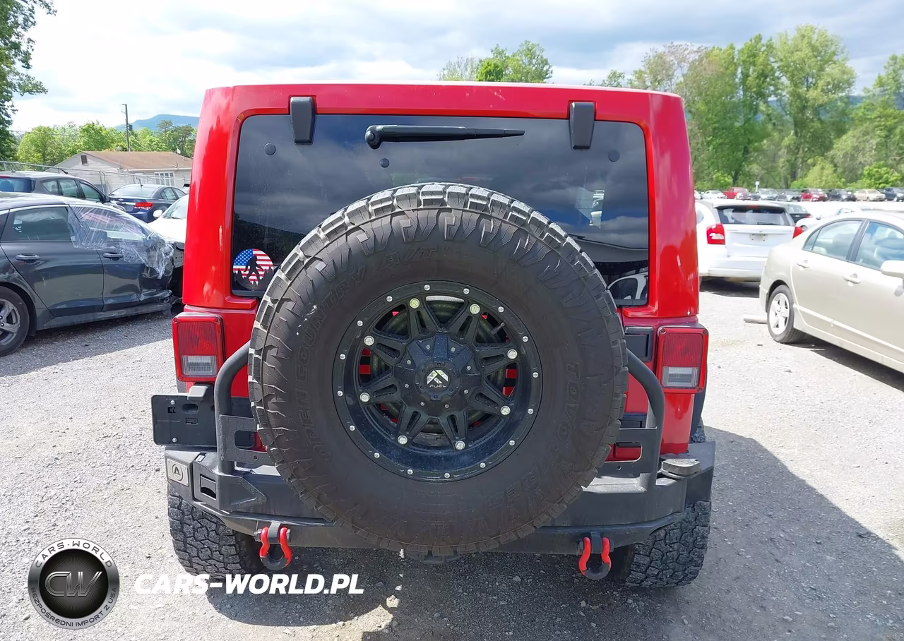 2013 Jeep Wrangler Unlimited Sahara VIN:1C4BJWEG8DL675114 - 17