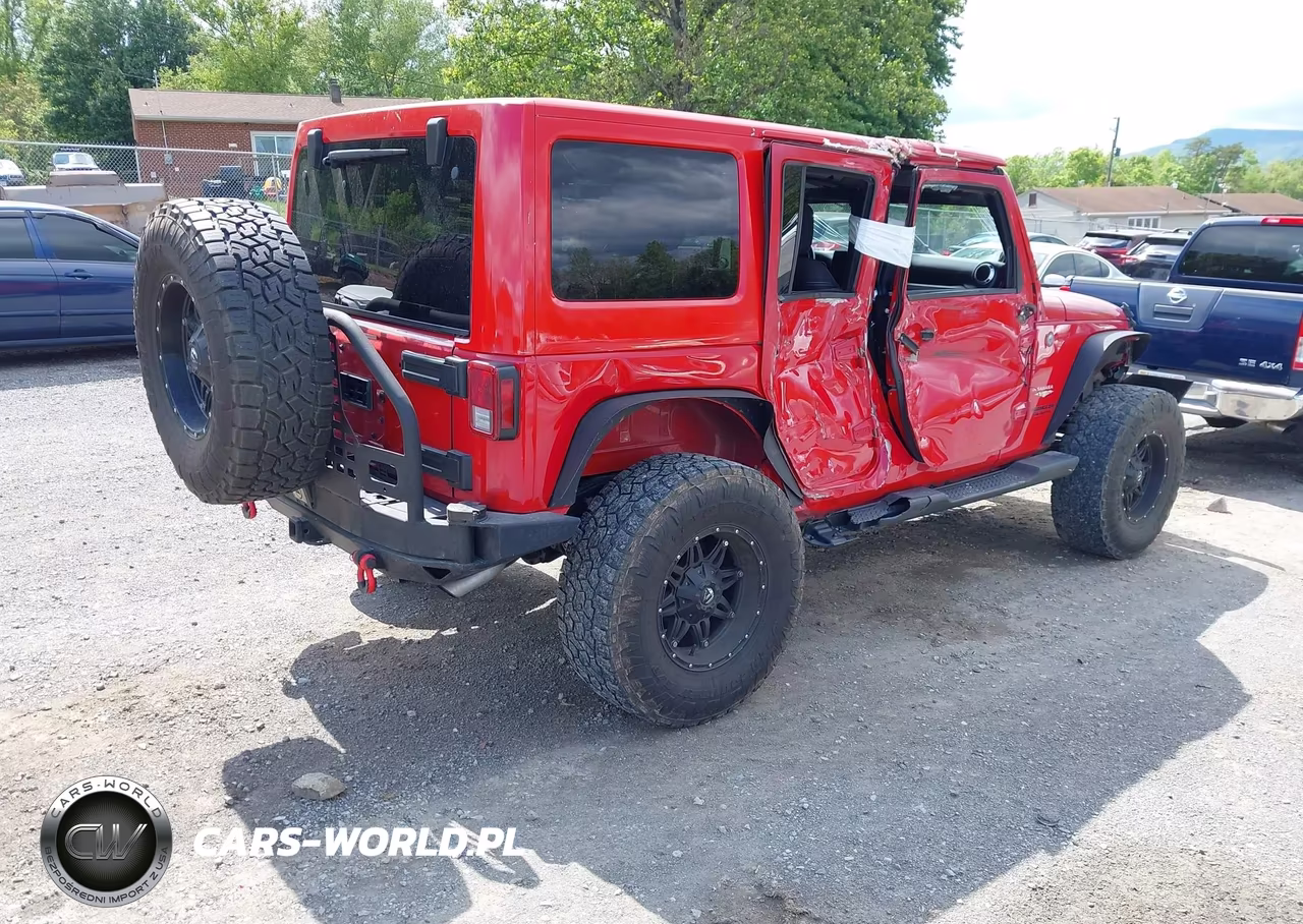 2013 Jeep Wrangler Unlimited Sahara VIN:1C4BJWEG8DL675114 - 4