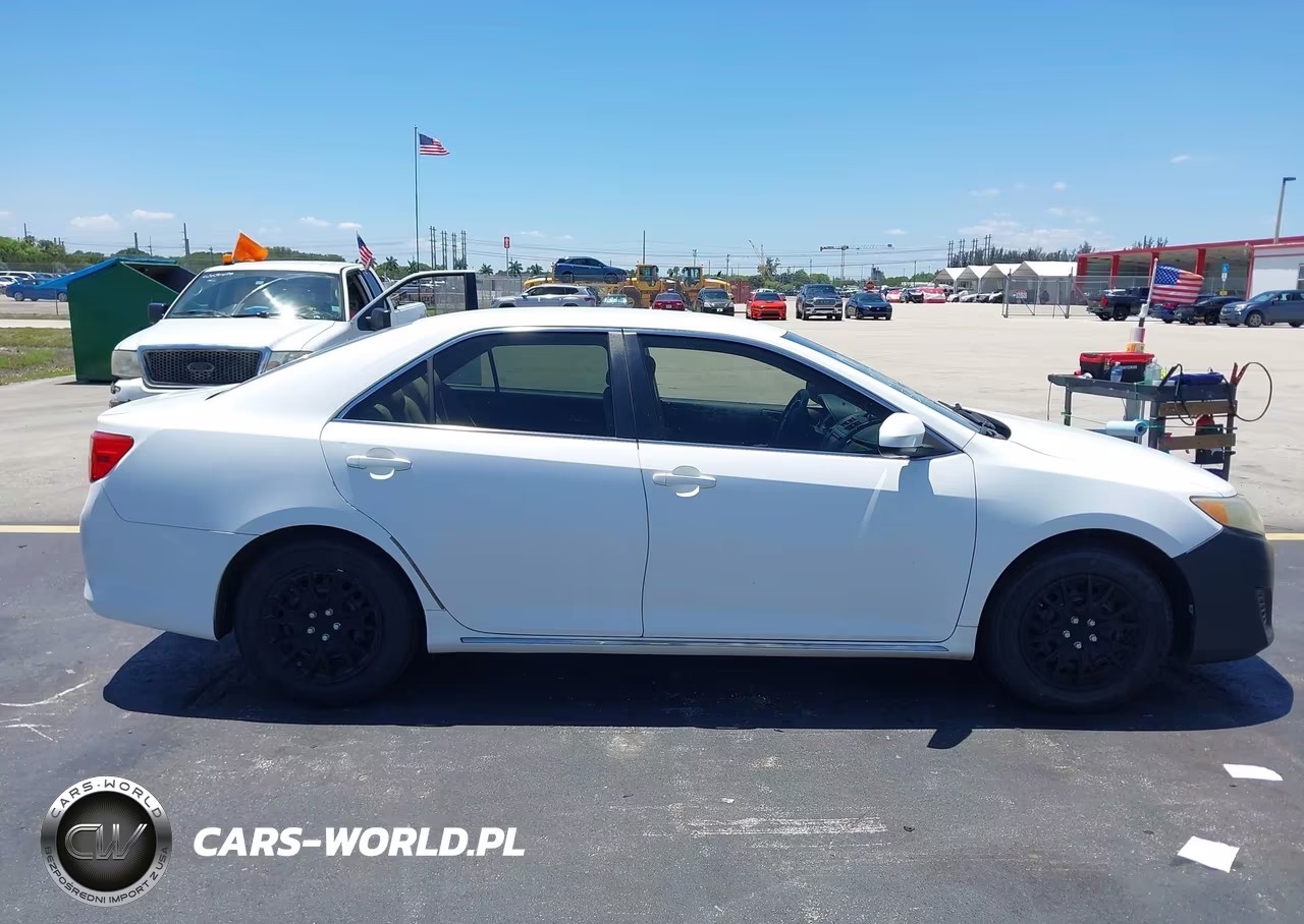 2012 Toyota Camry Le VIN:4T4BF1FK8CR200287 - 13