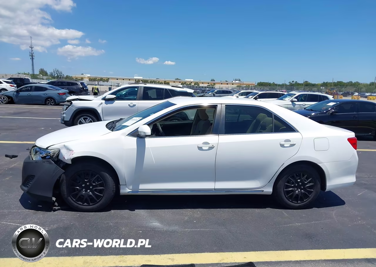 2012 Toyota Camry Le VIN:4T4BF1FK8CR200287 - 14