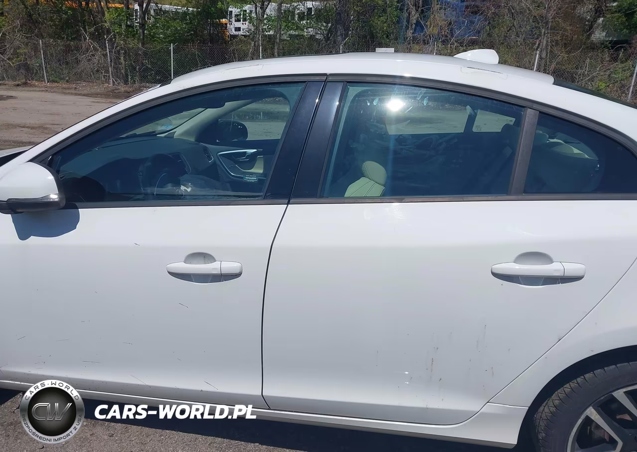 2017 Volvo S60 T5 Dynamic VIN:YV140MTL8H2437107 - 14