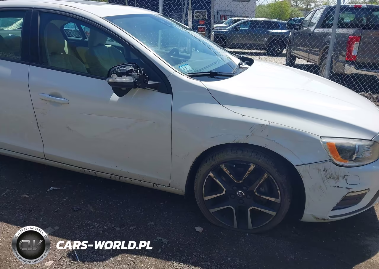 2017 Volvo S60 T5 Dynamic VIN:YV140MTL8H2437107 - 6