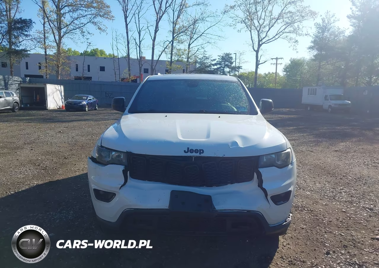 2018 Jeep Grand Cherokee Upland 4X4 VIN:1C4RJFAG1JC465552 - 12