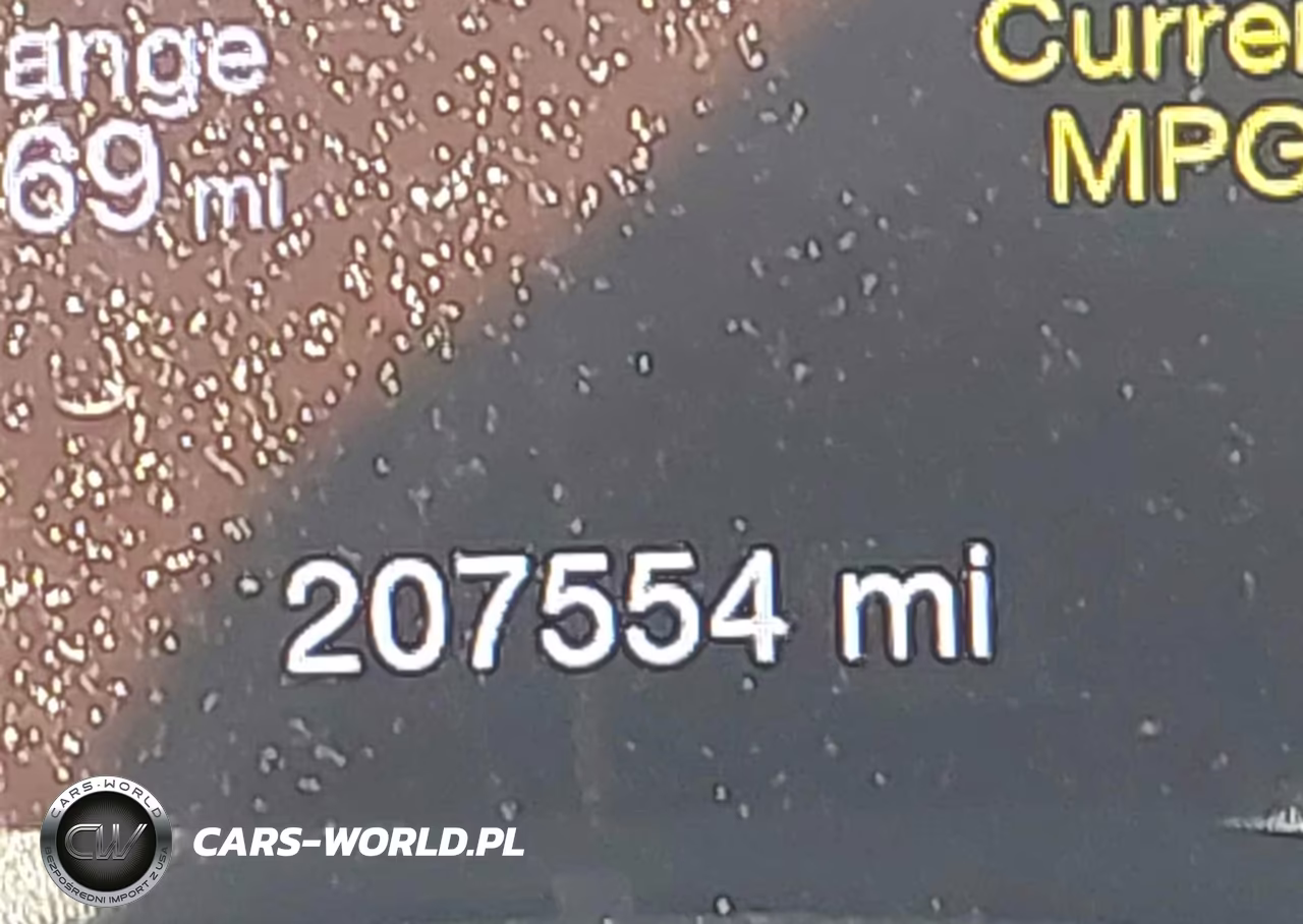 2018 Jeep Grand Cherokee Upland 4X4 VIN:1C4RJFAG1JC465552 - 15