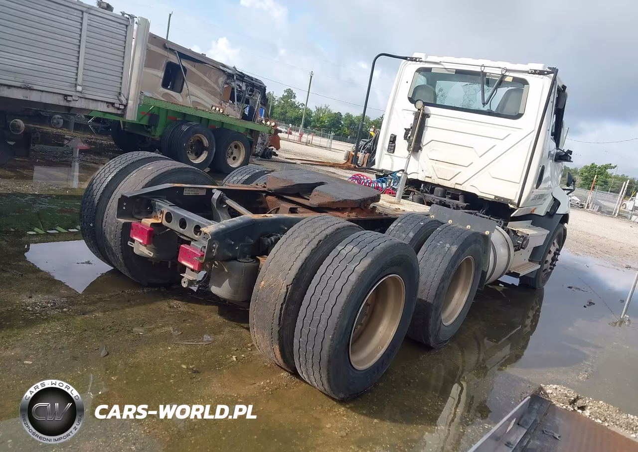 2020 International Rh VIN:3HSDWTZR8LN887840 - 4