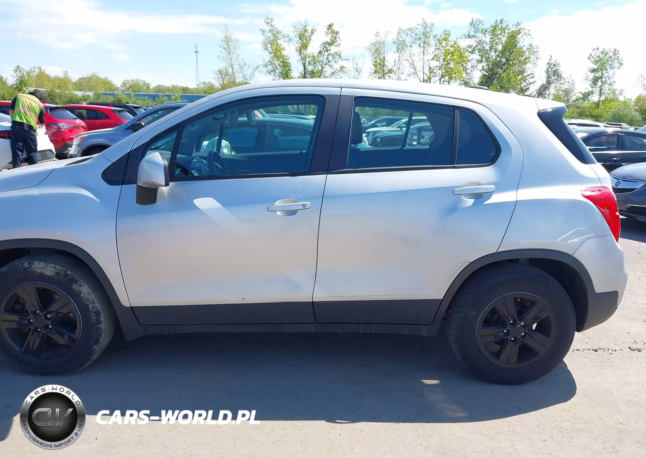 2019 Chevrolet Trax Ls VIN:3GNCJKSB5KL372399 - 14