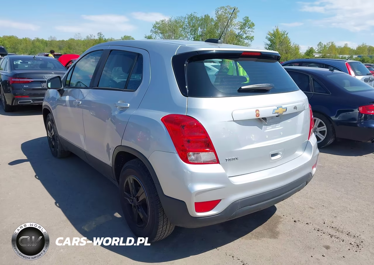 2019 Chevrolet Trax Ls VIN:3GNCJKSB5KL372399 - 3