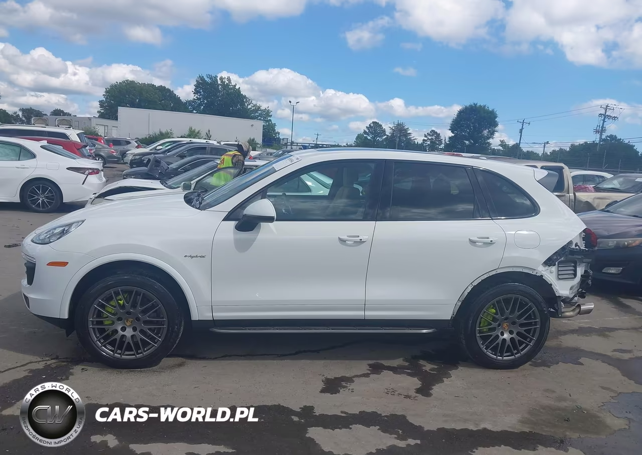 2018 Porsche Cayenne E-Hybrid S Platinum Edition VIN:WP1AE2A21JLA72227 - 15