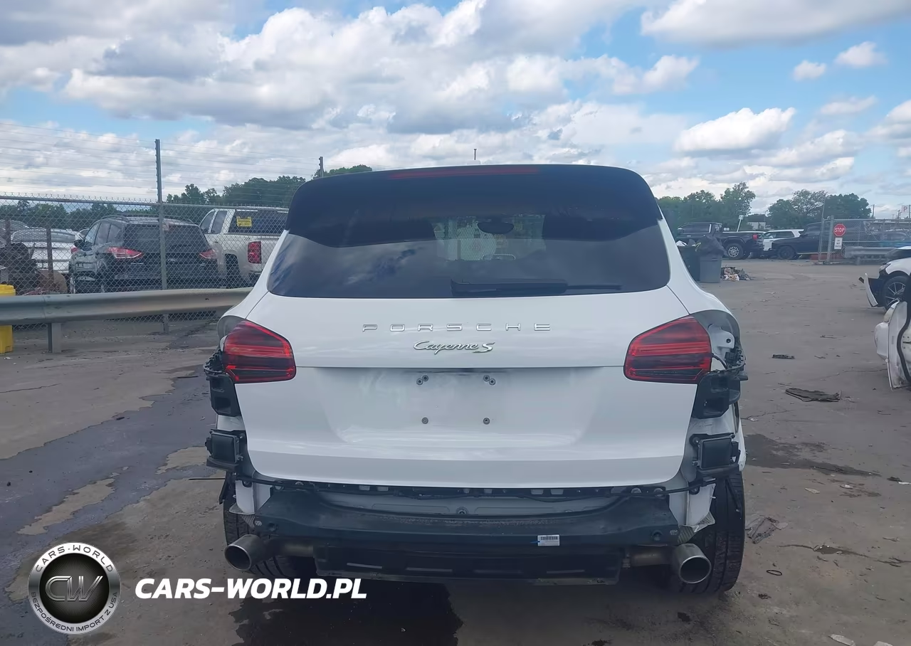 2018 Porsche Cayenne E-Hybrid S Platinum Edition VIN:WP1AE2A21JLA72227 - 17