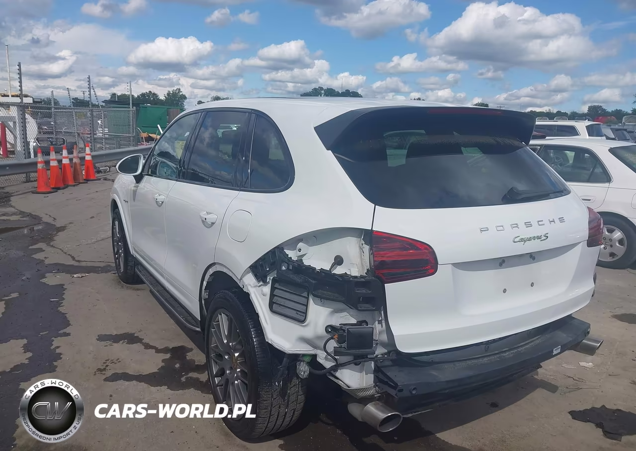 2018 Porsche Cayenne E-Hybrid S Platinum Edition VIN:WP1AE2A21JLA72227 - 3