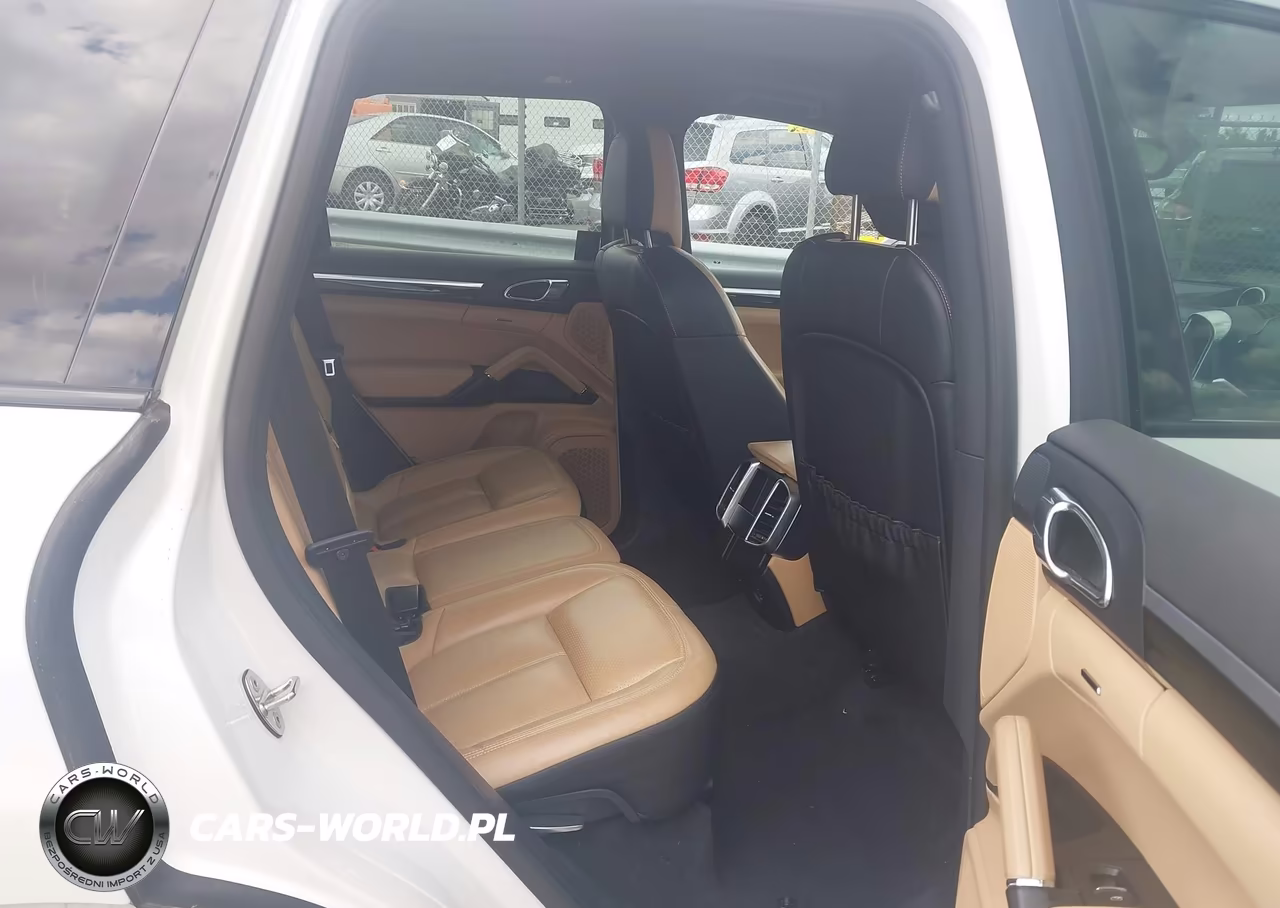 2018 Porsche Cayenne E-Hybrid S Platinum Edition VIN:WP1AE2A21JLA72227 - 8