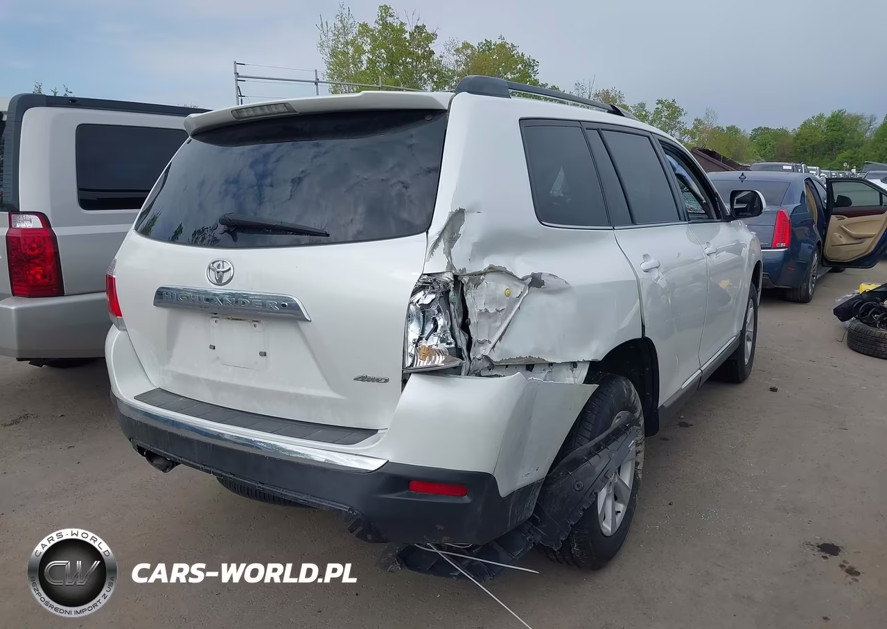 2011 Toyota Highlander Base V6 VIN:5TDBK3EH6BS081959 - 4