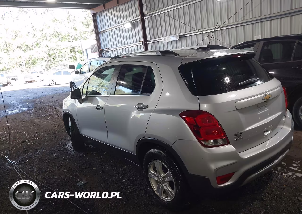 2020 Chevrolet Trax Fwd Lt VIN:3GNCJLSB7LL326645 - 3