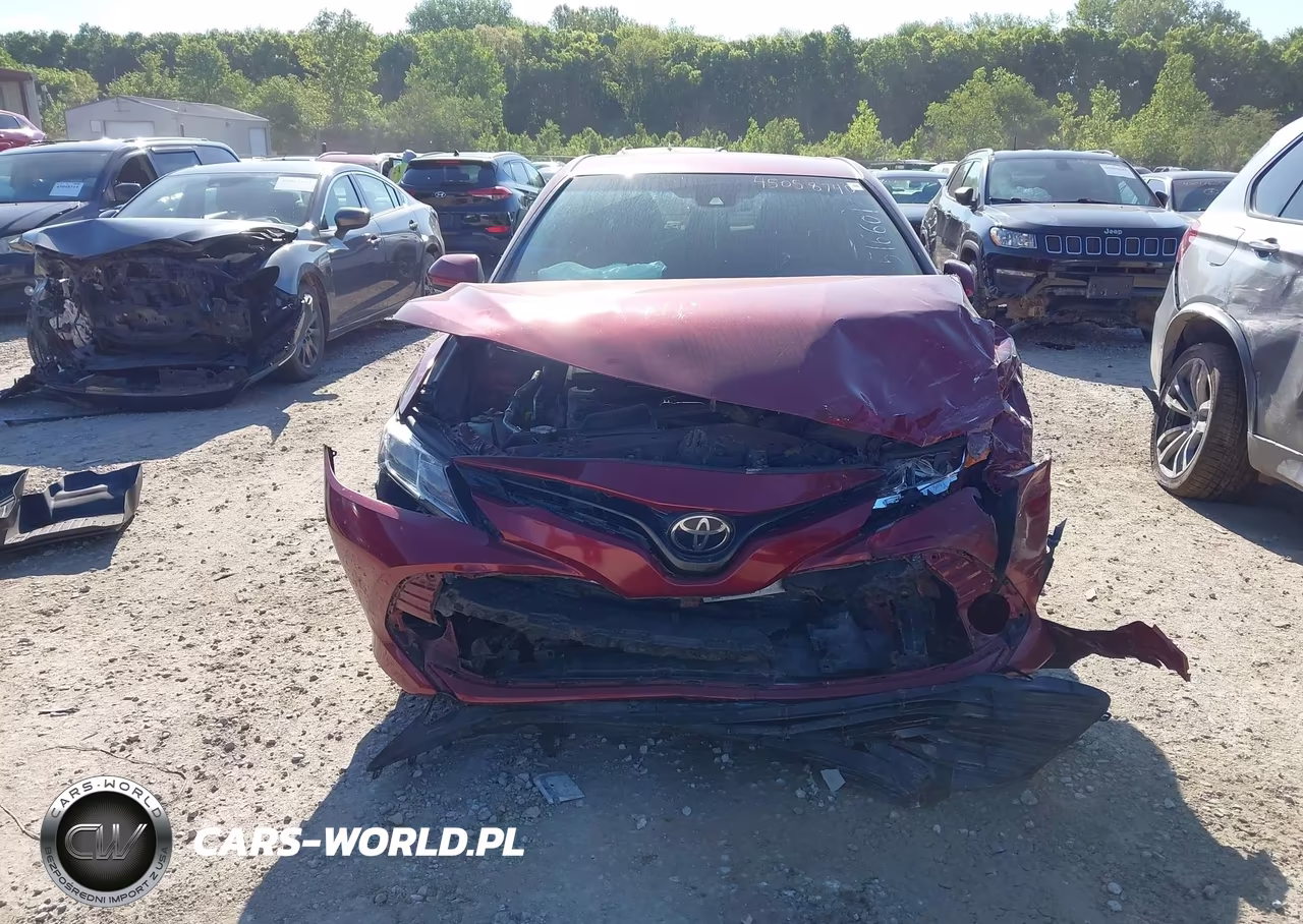 2018 Toyota Camry Le VIN:4T1B11HK8JU516601 - 13