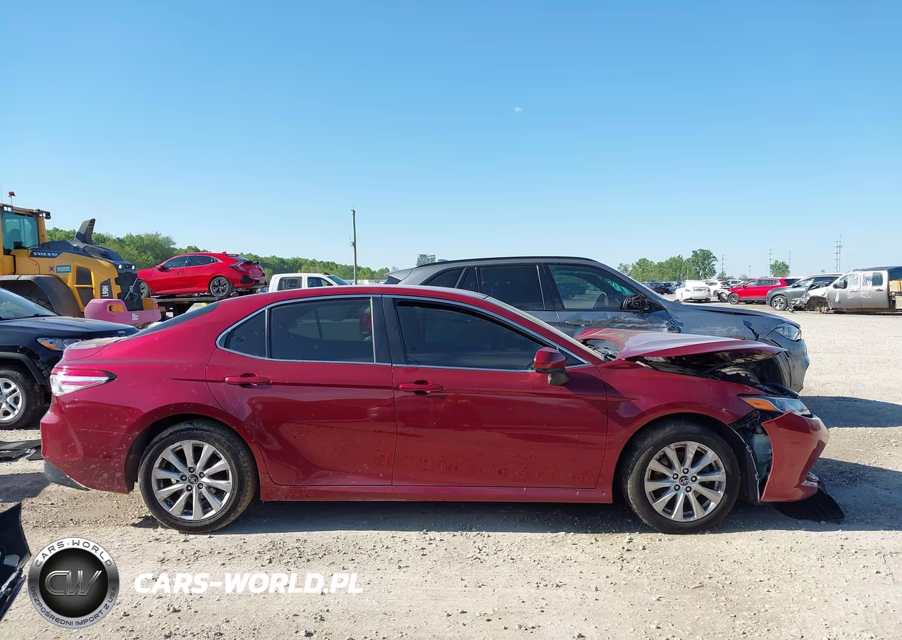 2018 Toyota Camry Le VIN:4T1B11HK8JU516601 - 14