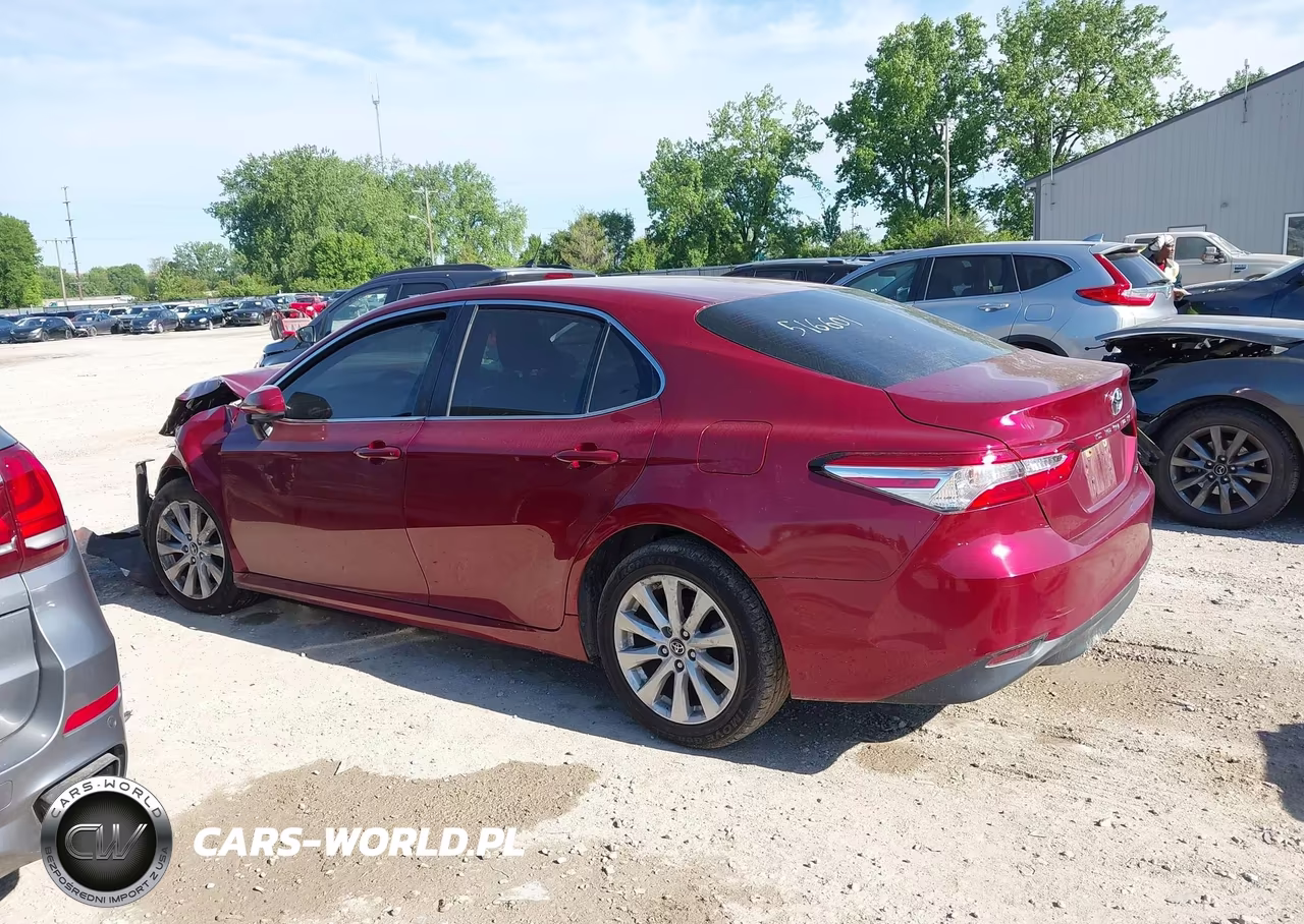 2018 Toyota Camry Le VIN:4T1B11HK8JU516601 - 15