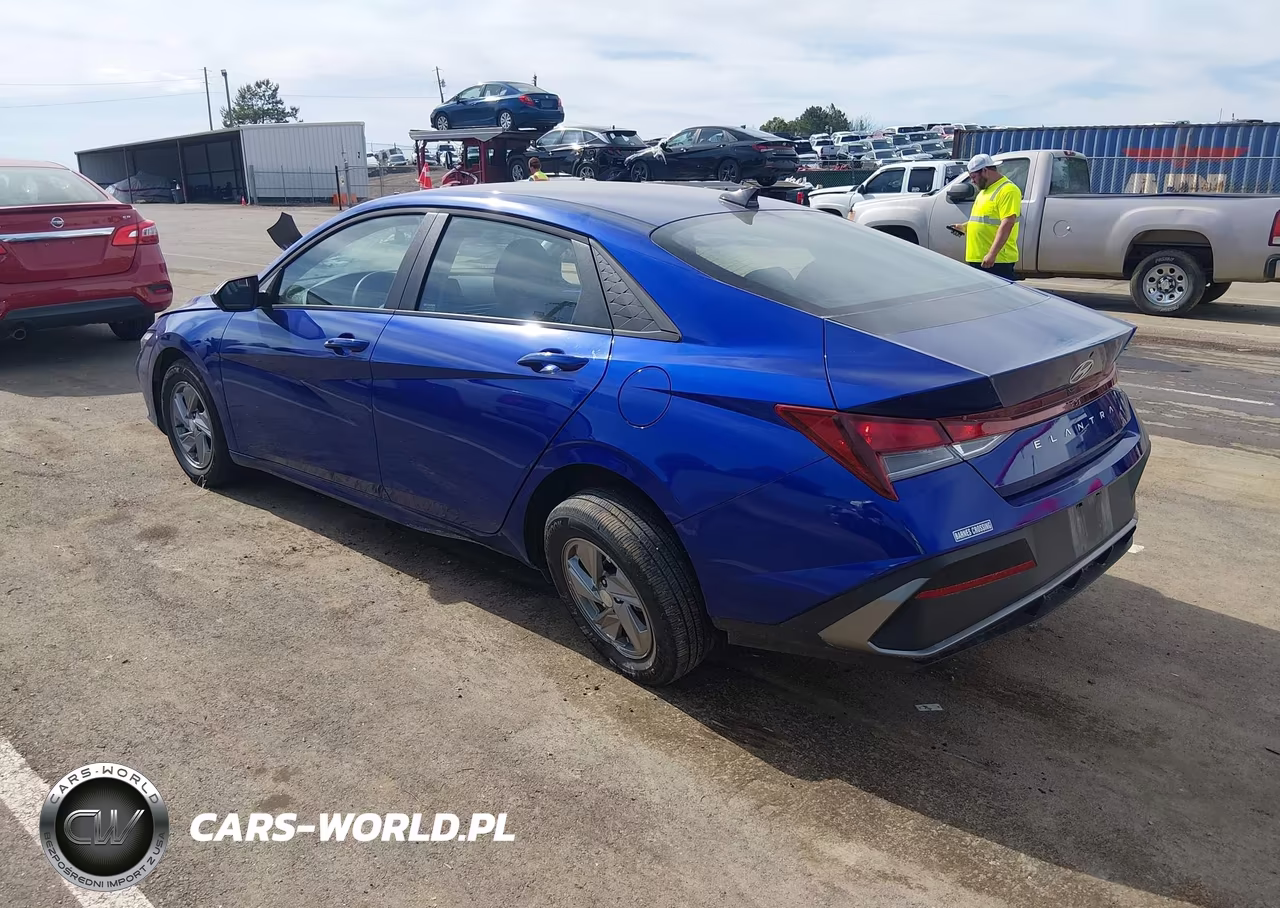 2025 Hyundai Elantra Se VIN:KMHLL4DG8SU082716 - 3