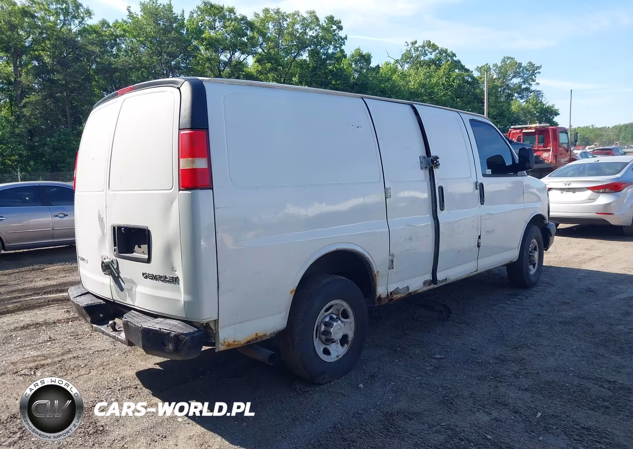 2010 Chevrolet Express 2500 Work Van VIN:1GCZGFDAXA1115919 - 4