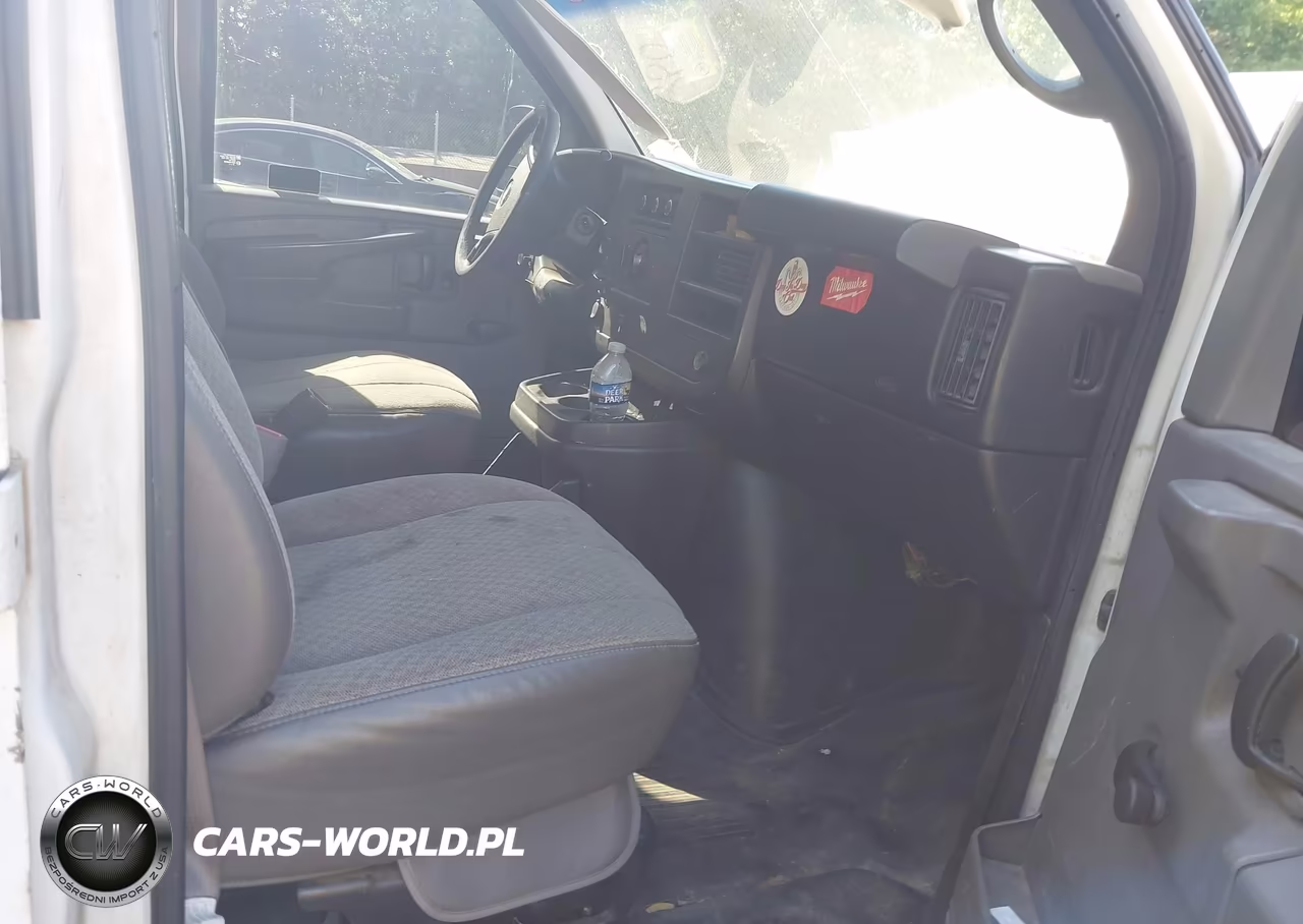 2010 Chevrolet Express 2500 Work Van VIN:1GCZGFDAXA1115919 - 5