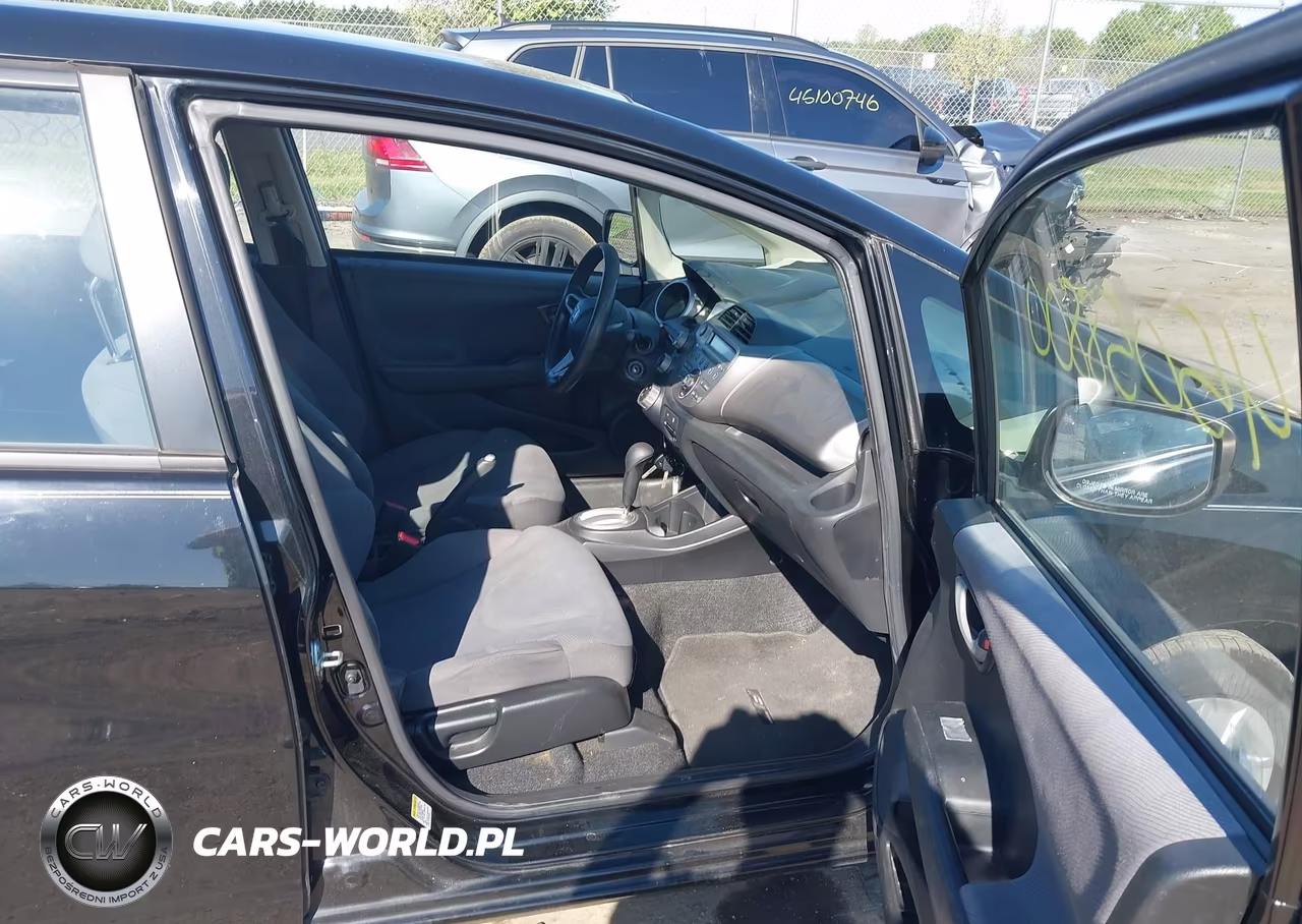 2013 Honda Fit VIN:JHMGE8H35DC079424 - 5