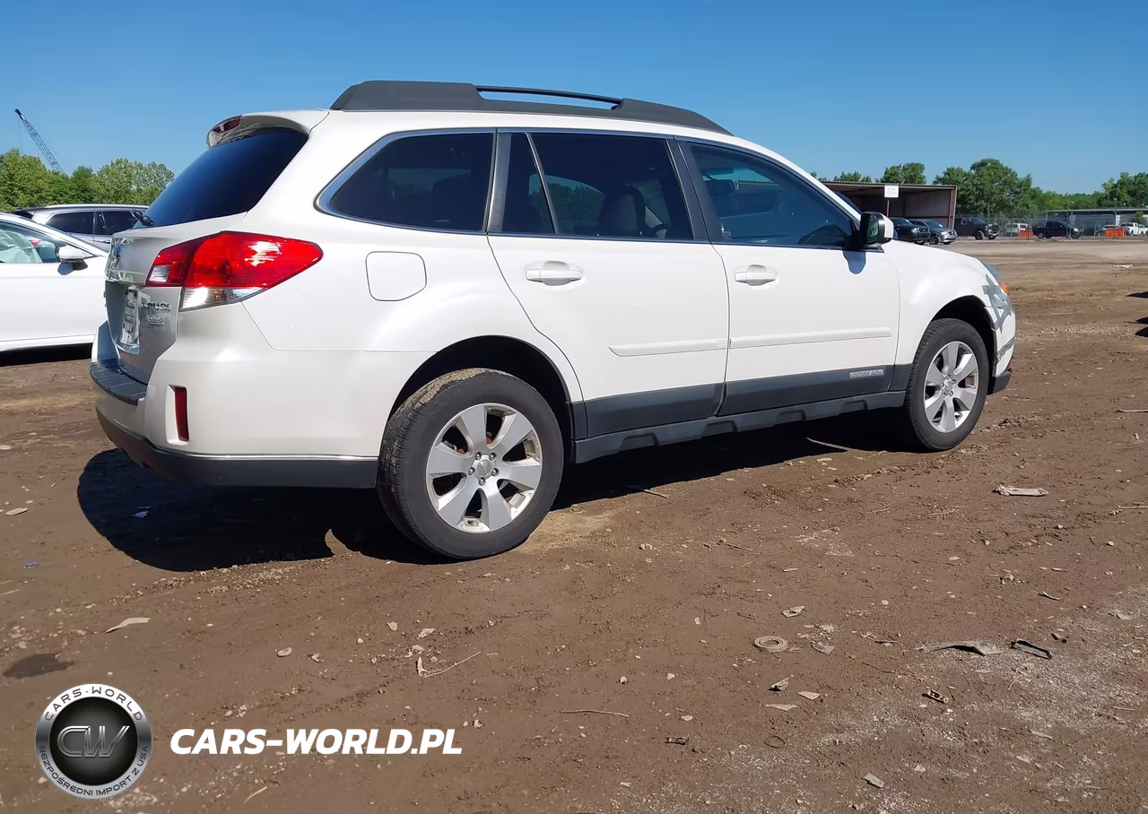 2012 Subaru Outback 2.5I Premium VIN:4S4BRBCC4C3291732 - 4