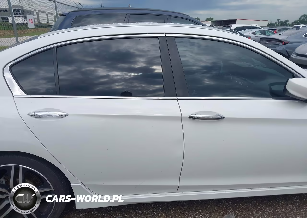 2017 Honda Accord Sport VIN:1HGCR2F57HA194289 - 13