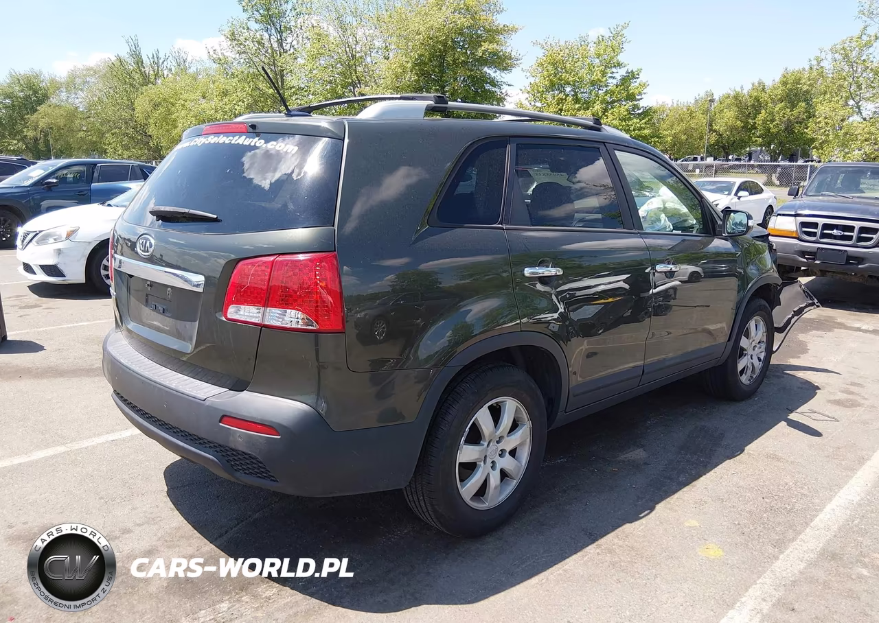 2011 Kia Sorento Lx VIN:5XYKT3A18BG172217 - 4