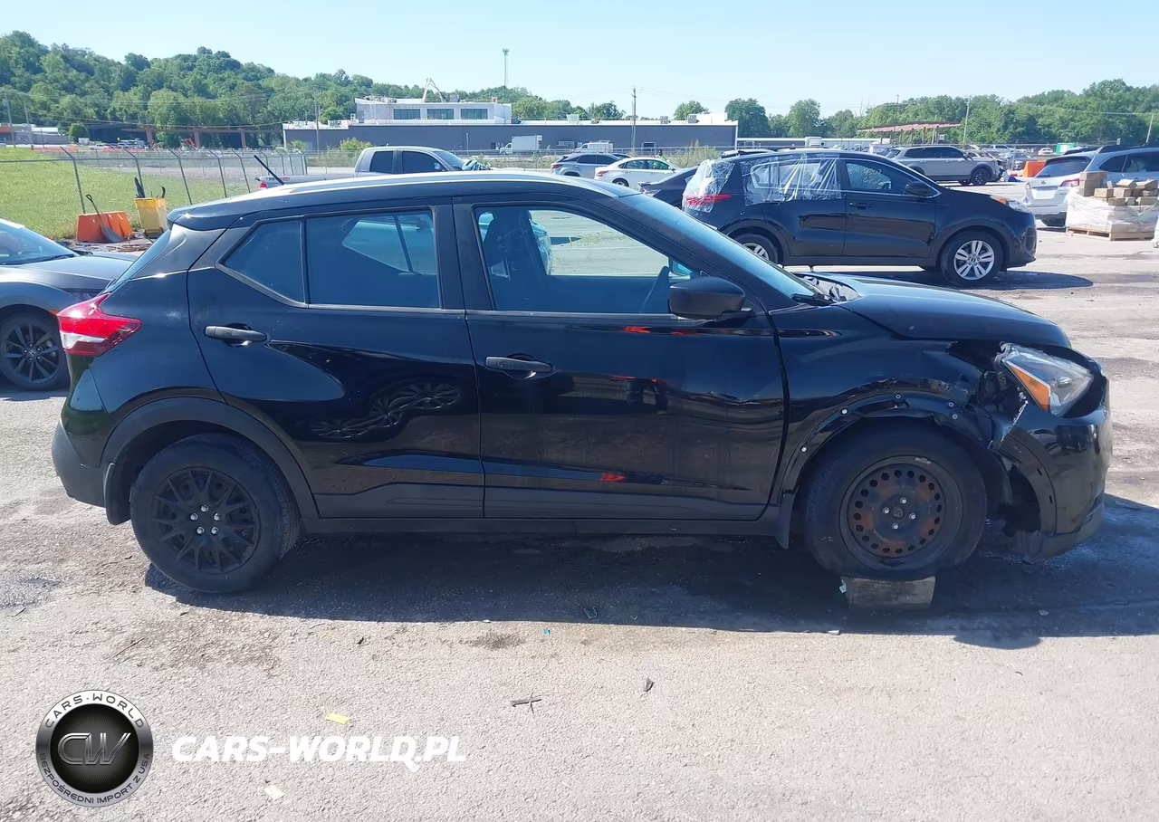 2019 Nissan Kicks S VIN:3N1CP5CUXKL559259 - 13