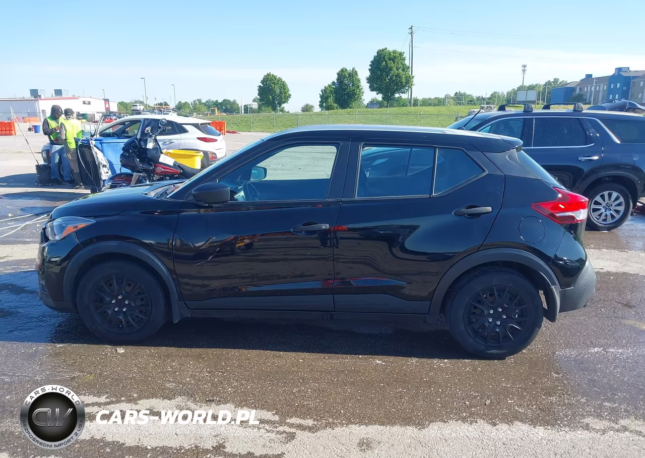 2019 Nissan Kicks S VIN:3N1CP5CUXKL559259 - 14