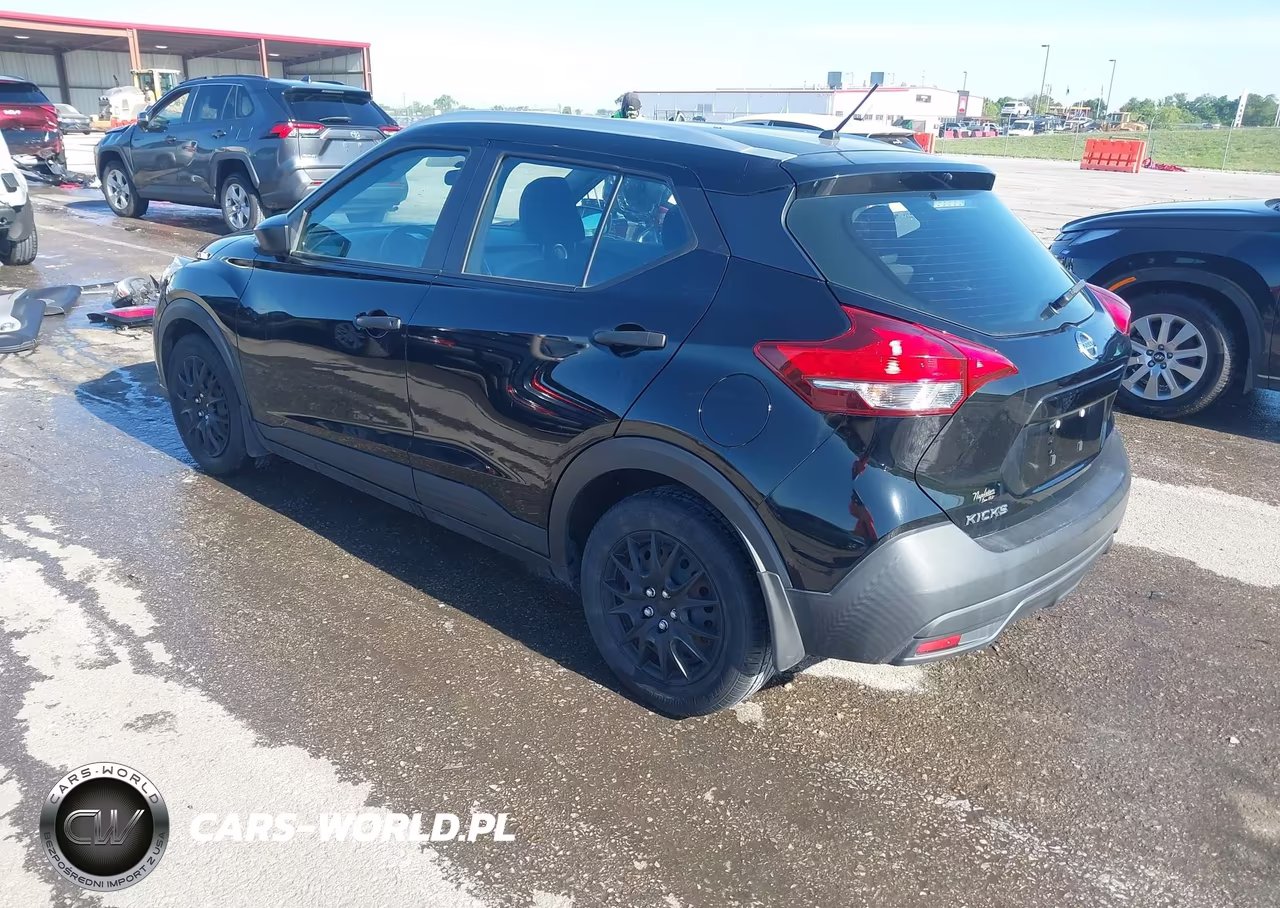 2019 Nissan Kicks S VIN:3N1CP5CUXKL559259 - 3
