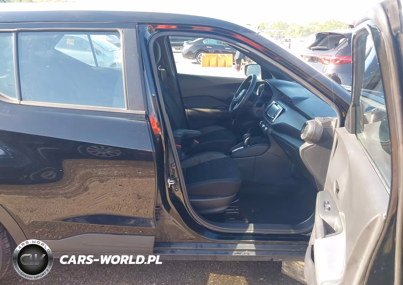 2019 Nissan Kicks S VIN:3N1CP5CUXKL559259 - 5