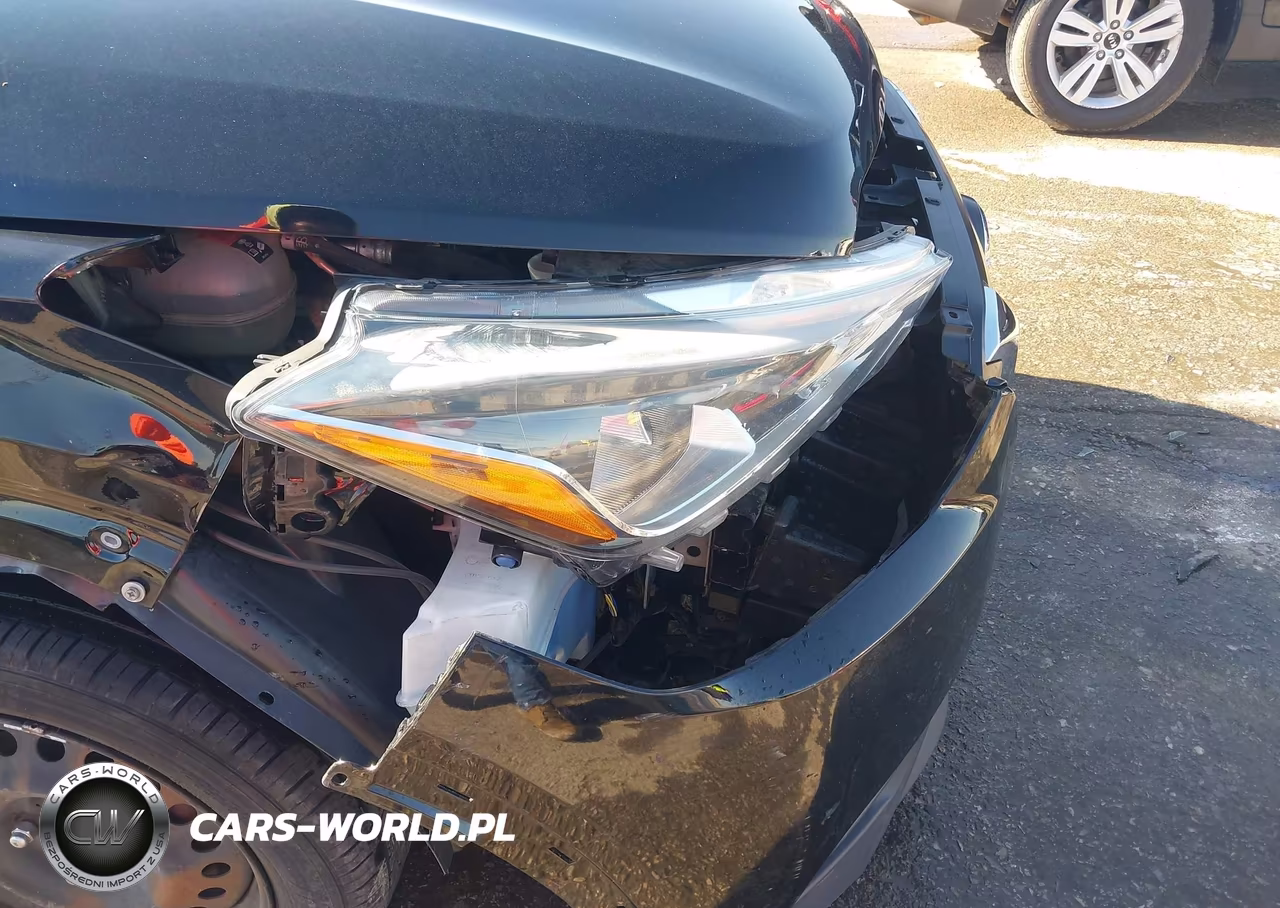 2019 Nissan Kicks S VIN:3N1CP5CUXKL559259 - 6