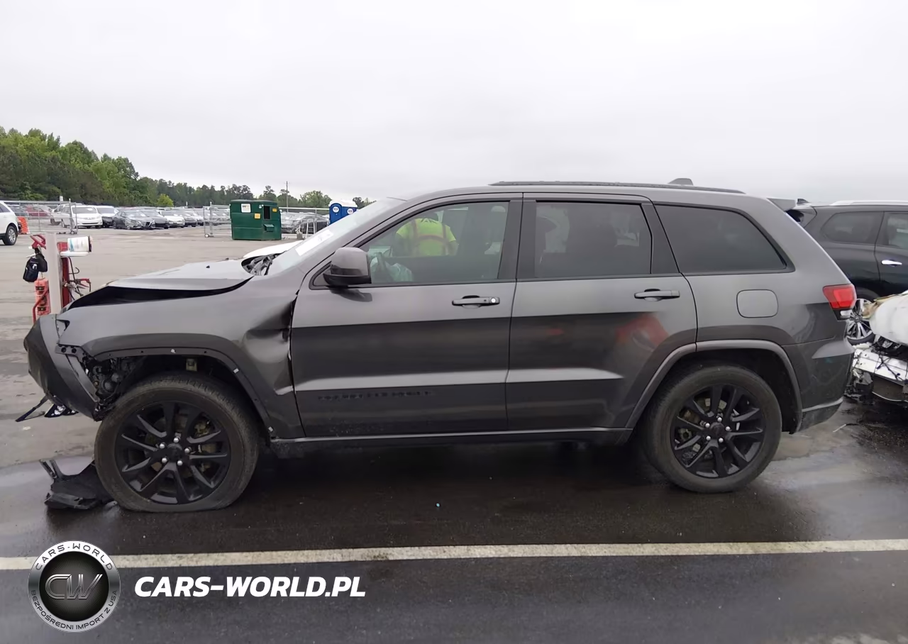 2020 Jeep Grand Cherokee Altitude 4X2 VIN:1C4RJEAG4LC329185 - 14