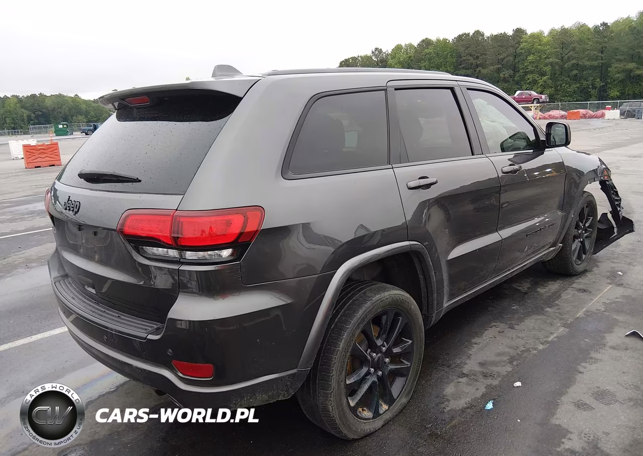 2020 Jeep Grand Cherokee Altitude 4X2 VIN:1C4RJEAG4LC329185 - 4