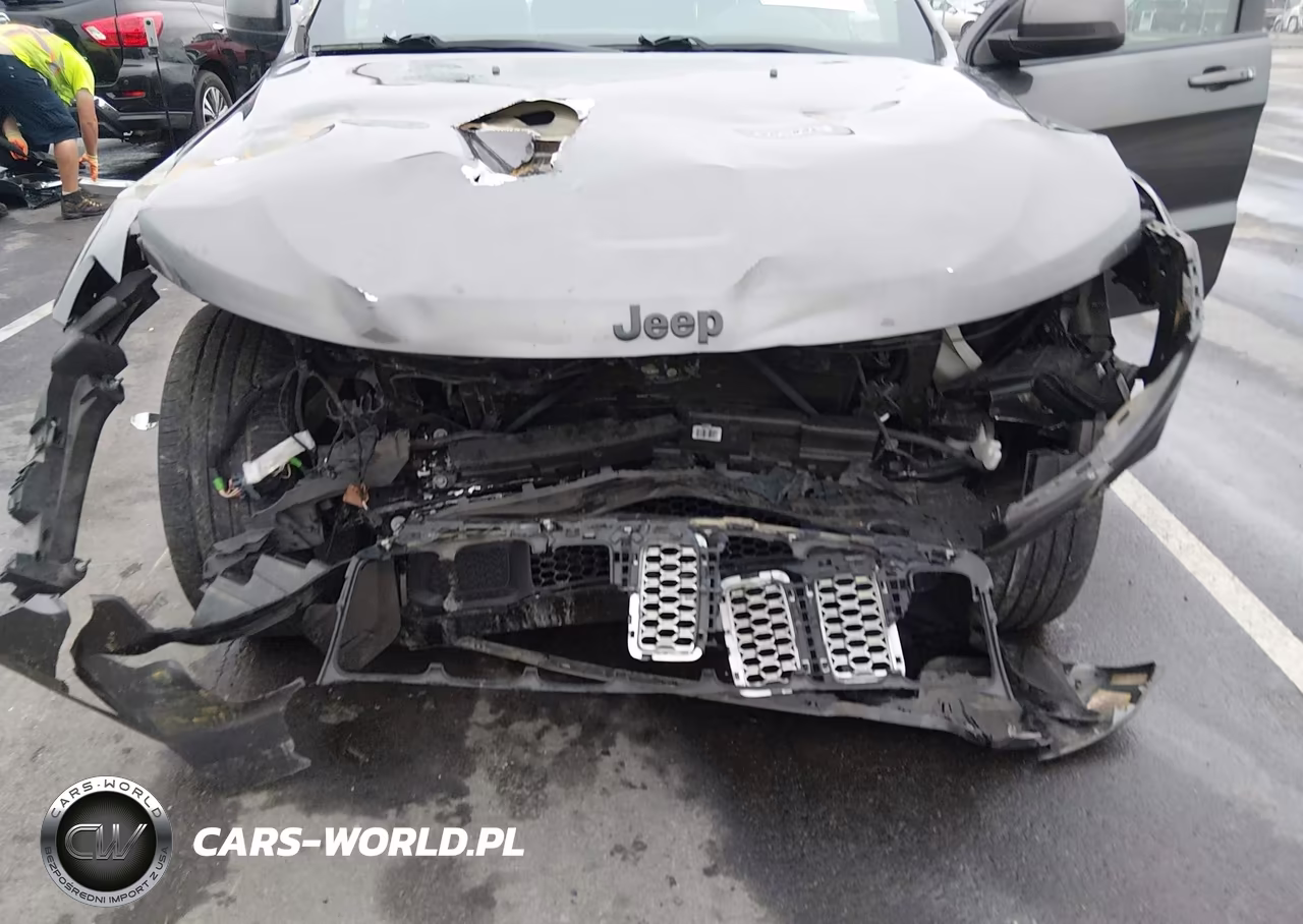 2020 Jeep Grand Cherokee Altitude 4X2 VIN:1C4RJEAG4LC329185 - 6