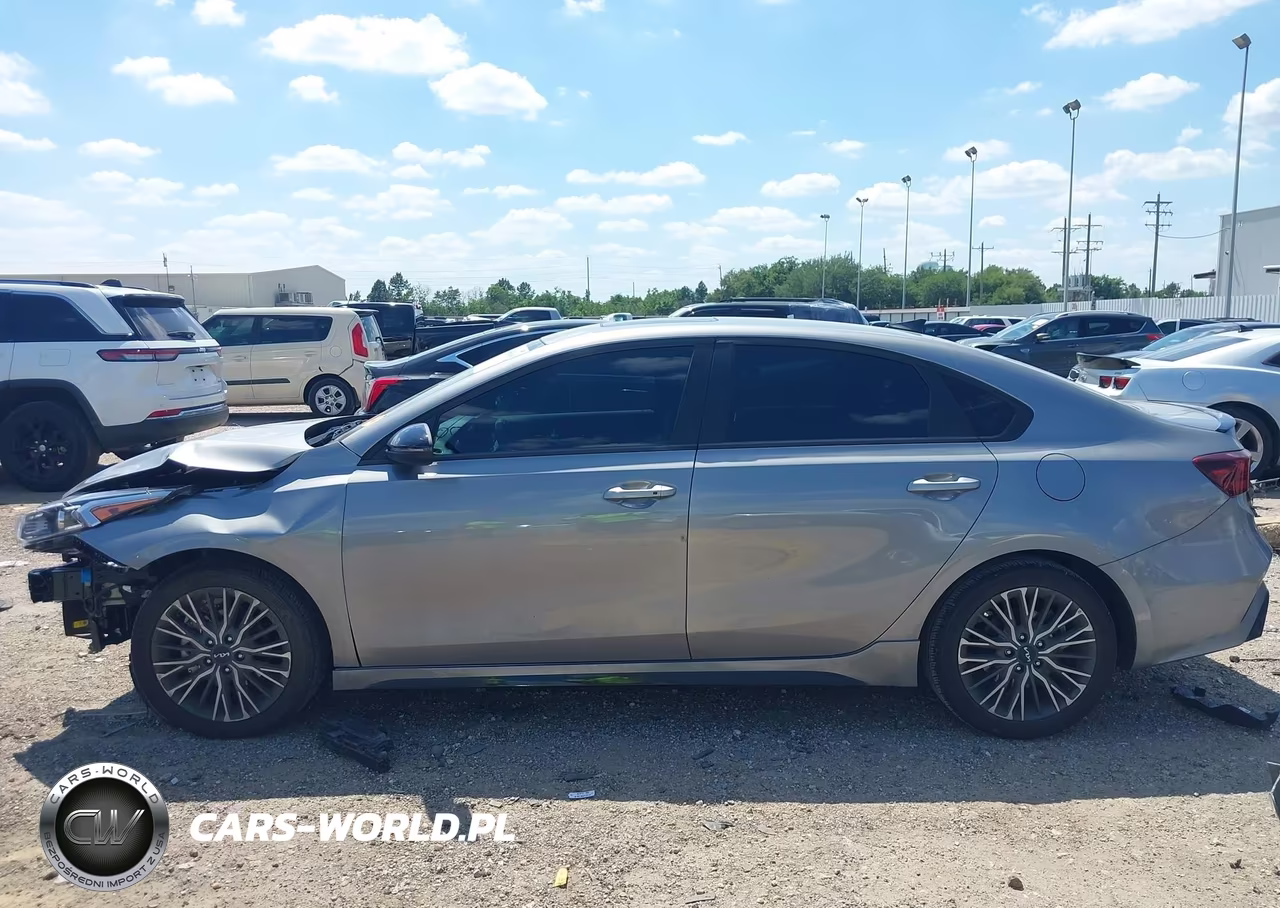 2024 Kia Forte Gt-Line VIN:3KPF54AD5RE810359 - 15