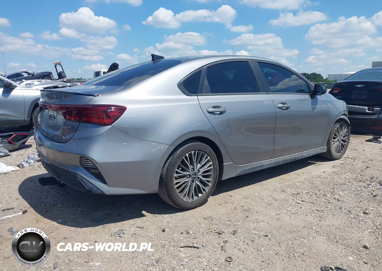 2024 Kia Forte Gt-Line VIN:3KPF54AD5RE810359 - 4