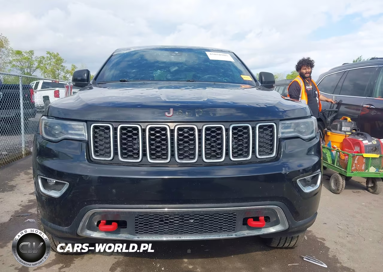2018 Jeep Grand Cherokee Trailhawk 4X4 VIN:1C4RJFLG2JC335485 - 12