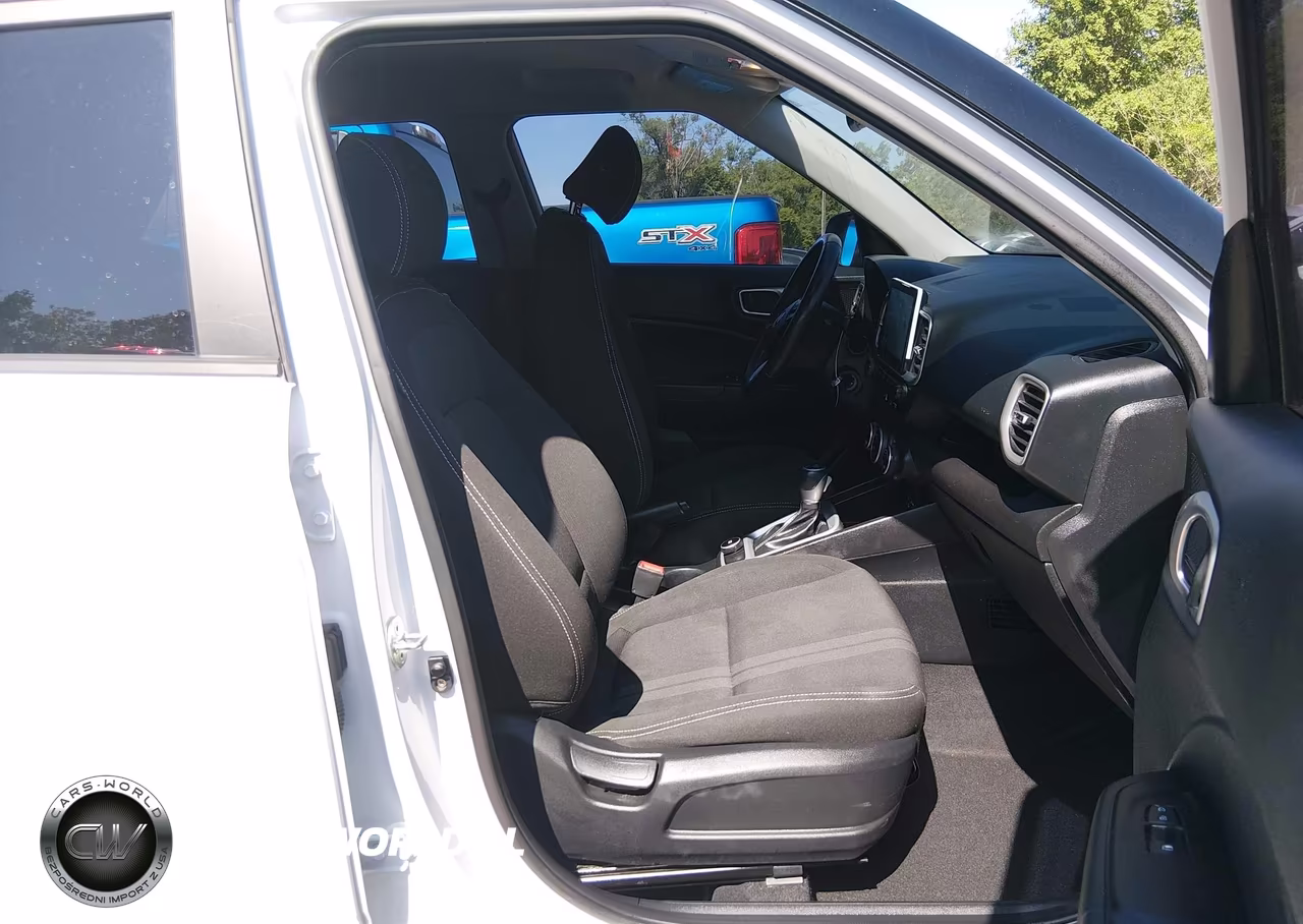 2021 Hyundai Venue Sel VIN:KMHRC8A37MU129546 - 5